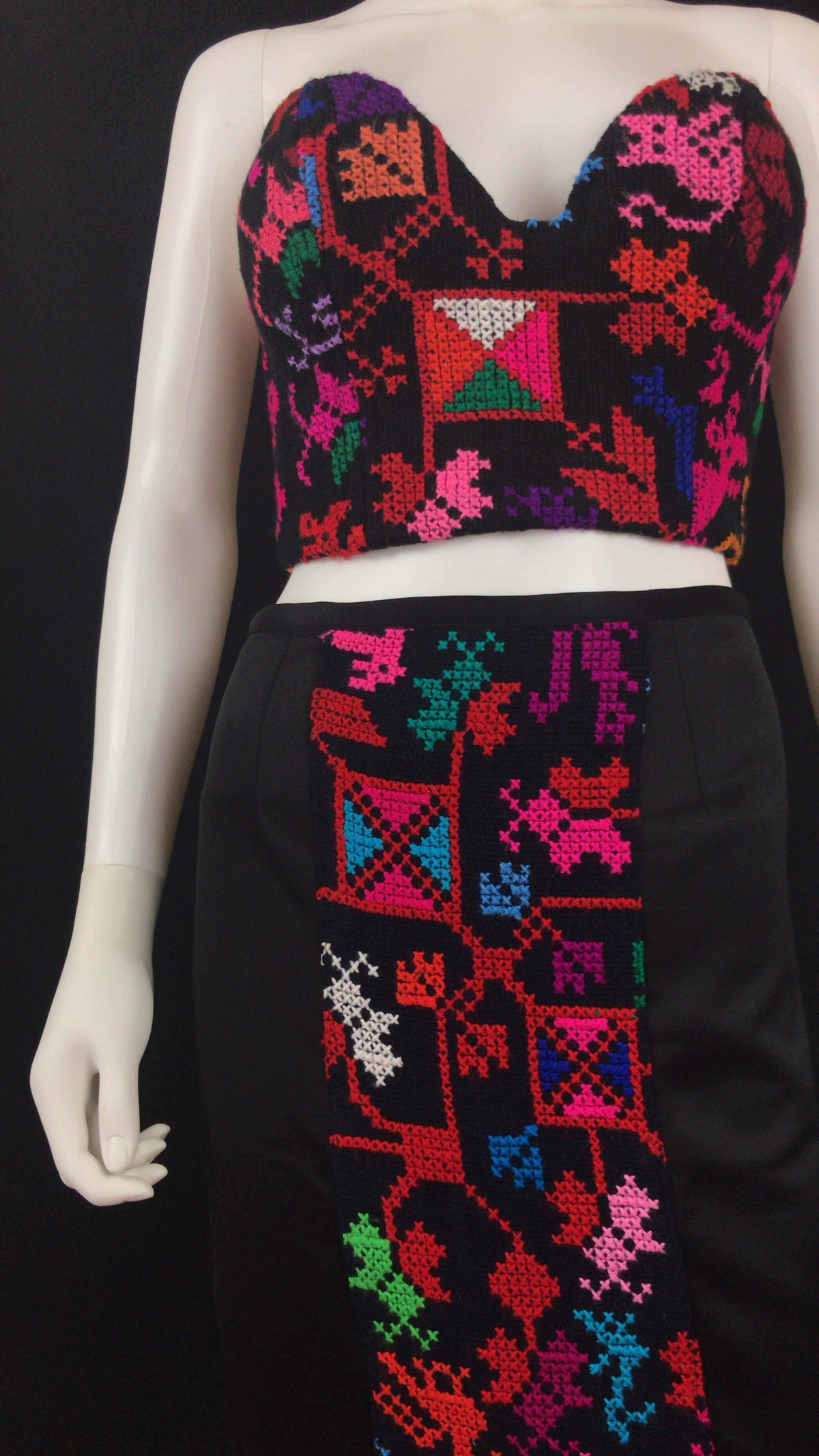 Mexican Fashion Embroidered Corset - Nayibi Mexico Puebla Black Corset Colores Decor