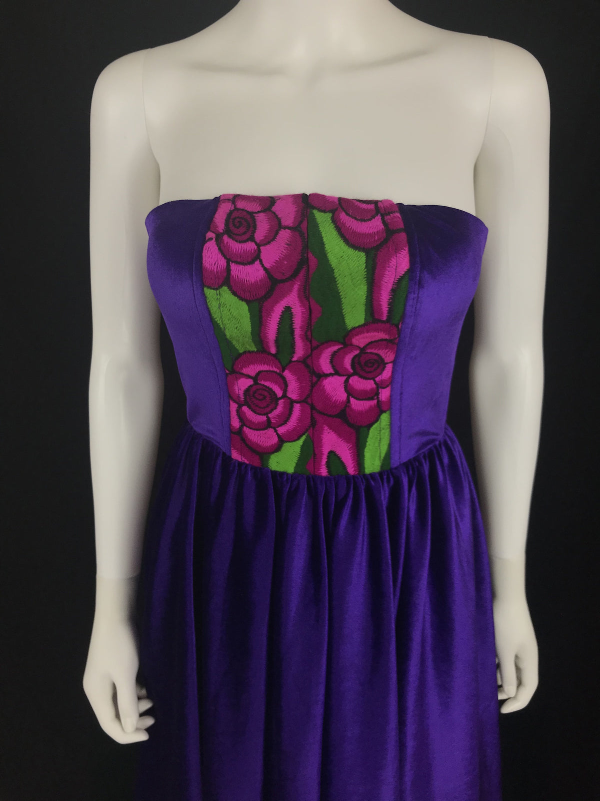 Mexican Fashion Embroidered Off-the-Sholder Dress - Nayibi Mexico Oaxaca Velvet Dress Colores Decor