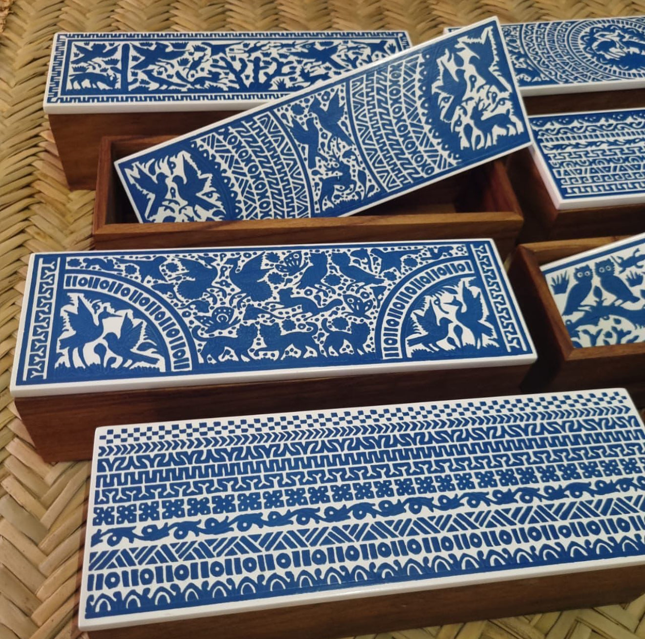 Mexican Handmade Parota Wood Wine Carrier Storage Box - Olinala 2.0 Colores Decor l Mexican Artisan Decor