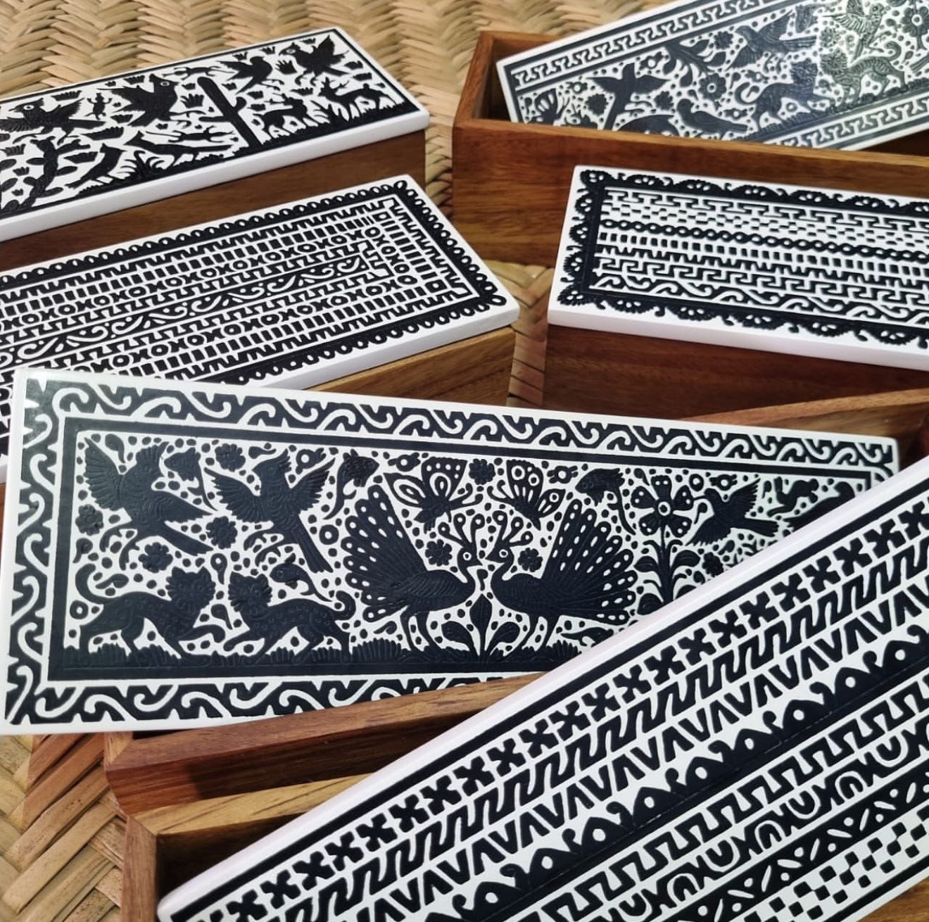 Mexican Handmade Parota Wood Wine Carrier Storage Box - Olinala 2.0 Colores Decor l Mexican Artisan Decor