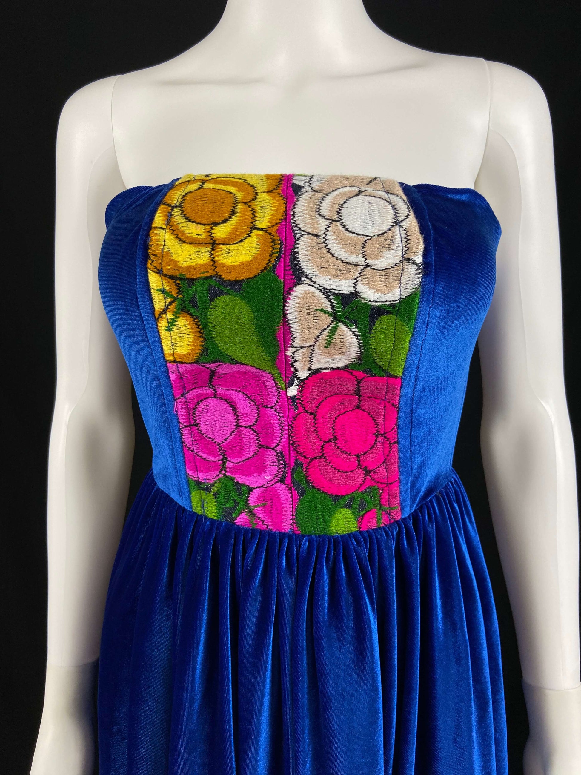 Mexican Fashion Embroidered Off-the-Sholder Dress - Nayibi Mexico Oaxaca Velvet Dress - S / Blue Mexican Fashion Embroidered Off-the-Sholder Dress - Nayibi Mexico Oaxaca Velvet Dress - S / Blue
